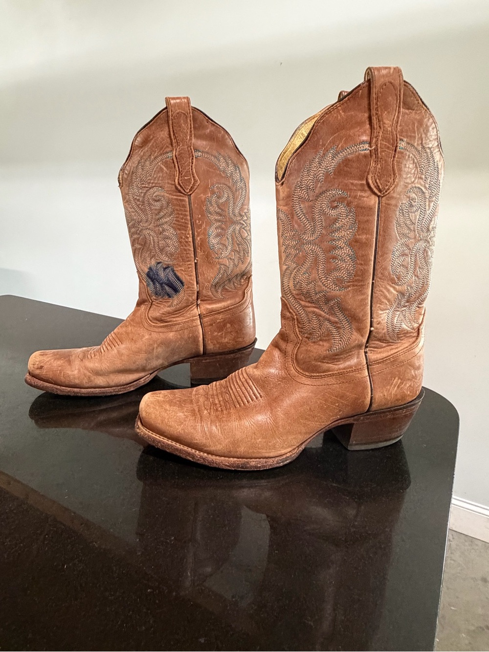 Women’s Nocona Boots size: 7.5 (as is).